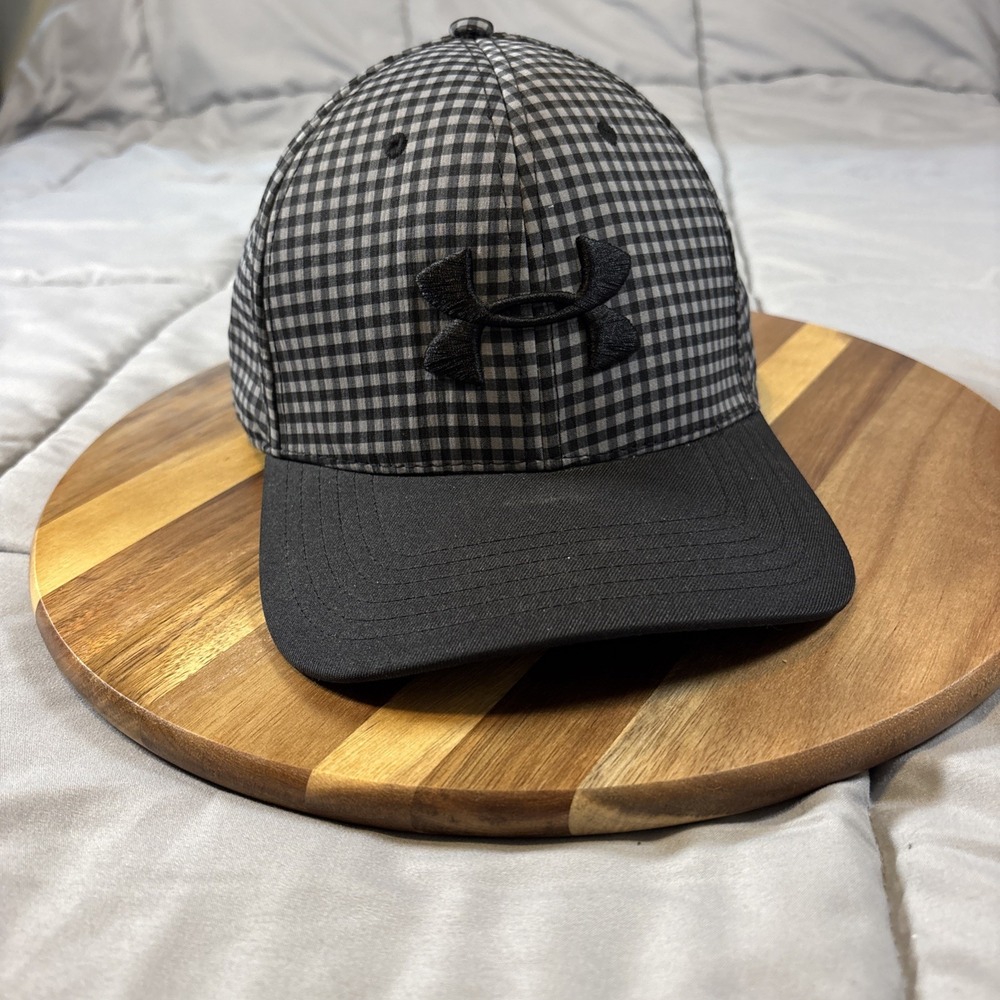 Under Armor Gray and Black Check Design Hat LG/XL Pre-Owned Excellent Condition